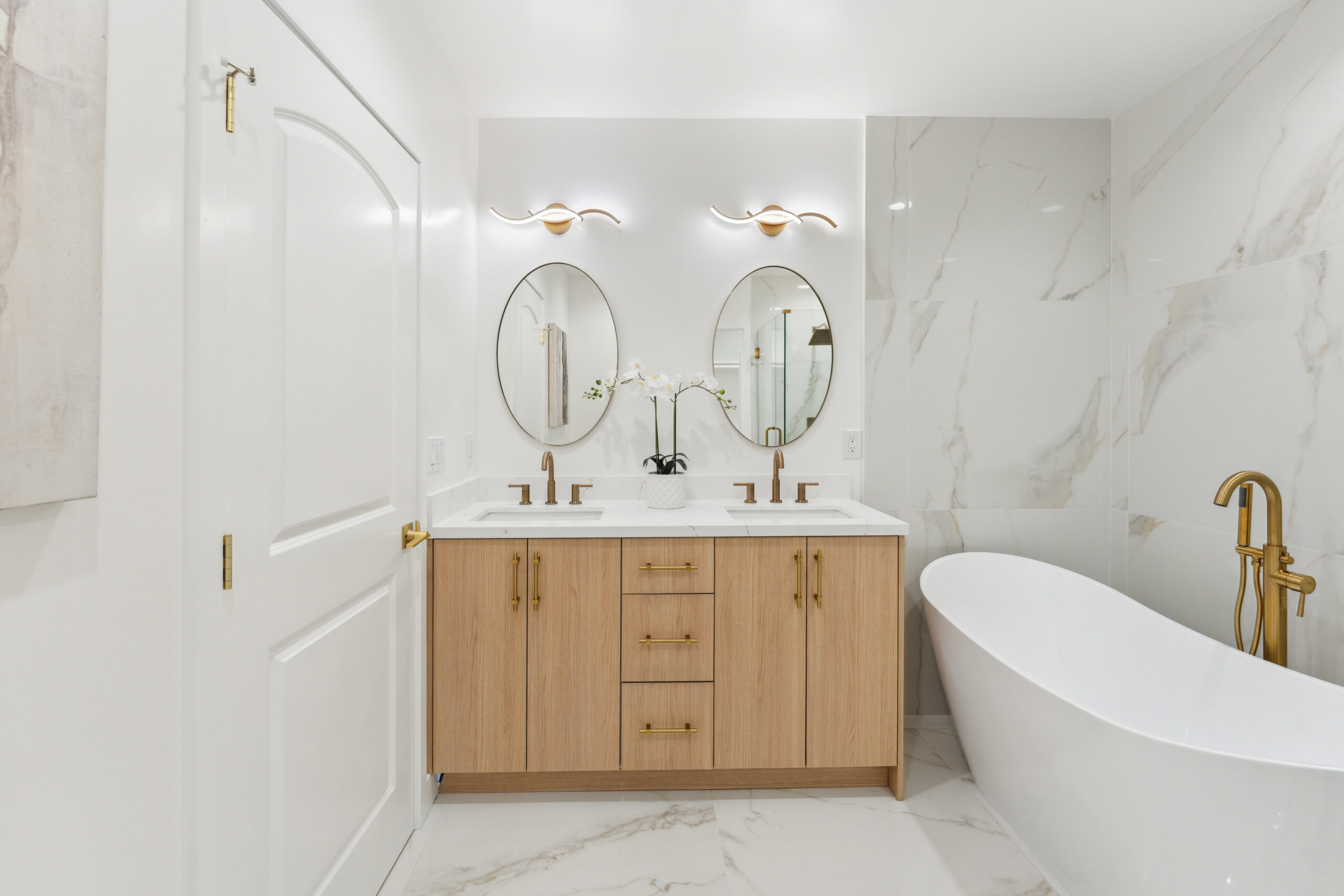Modern Bathrooms By WM Construction